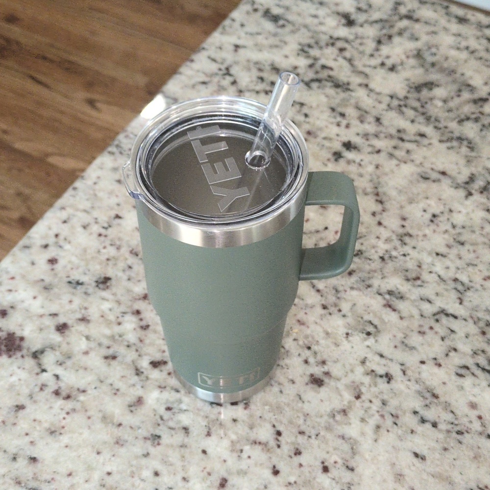 (Like-New) YETI Straw Lid Rambler 25 Oz Tumbler, Camp Green